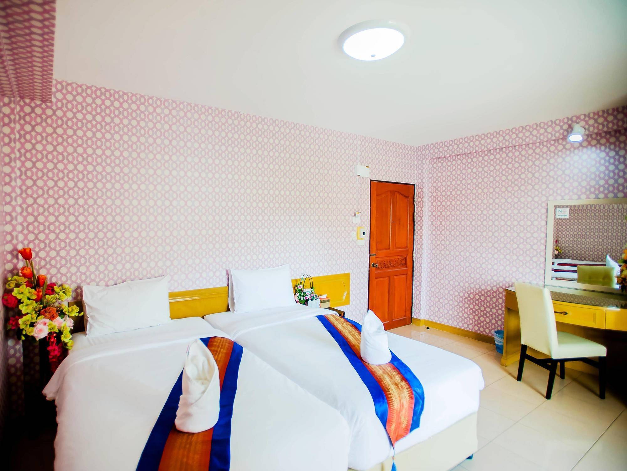 Family Hotel Khon Kaen Exteriör bild